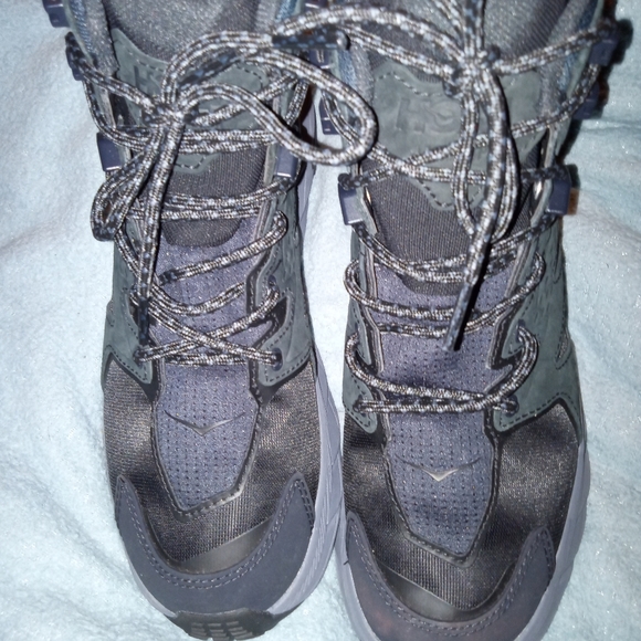 Hoka boots - Picture 1 of 3